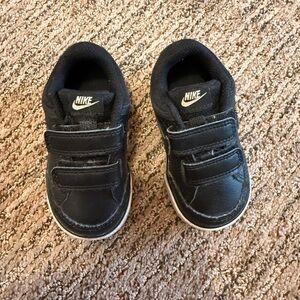 Nike Kids Black and White Velcro Sneakers